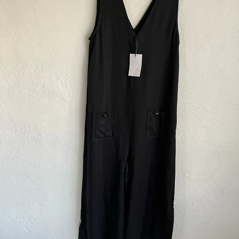 Grey Lab Woman Black Sleevless V- Neck Wide Leg Jumpsuit, Size Large